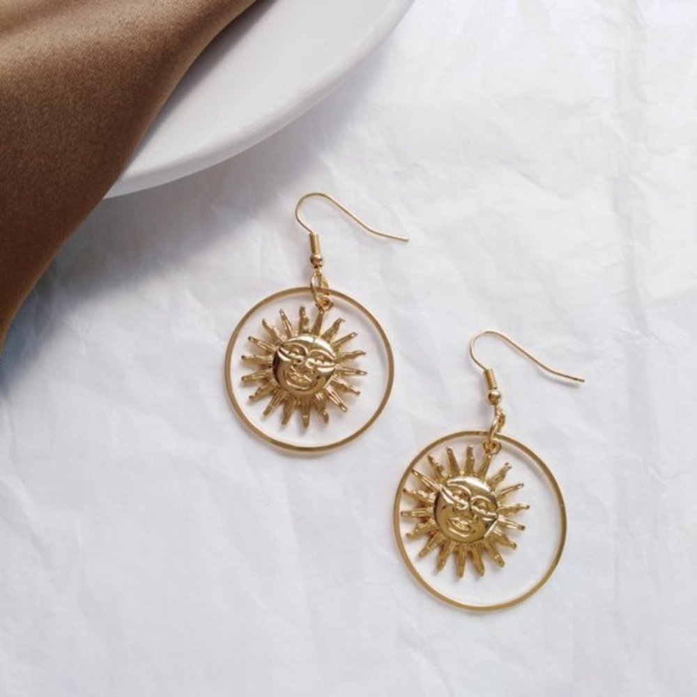 Bright Gold Shiny Sun Face Circle Earrings - Picture 7 of 12